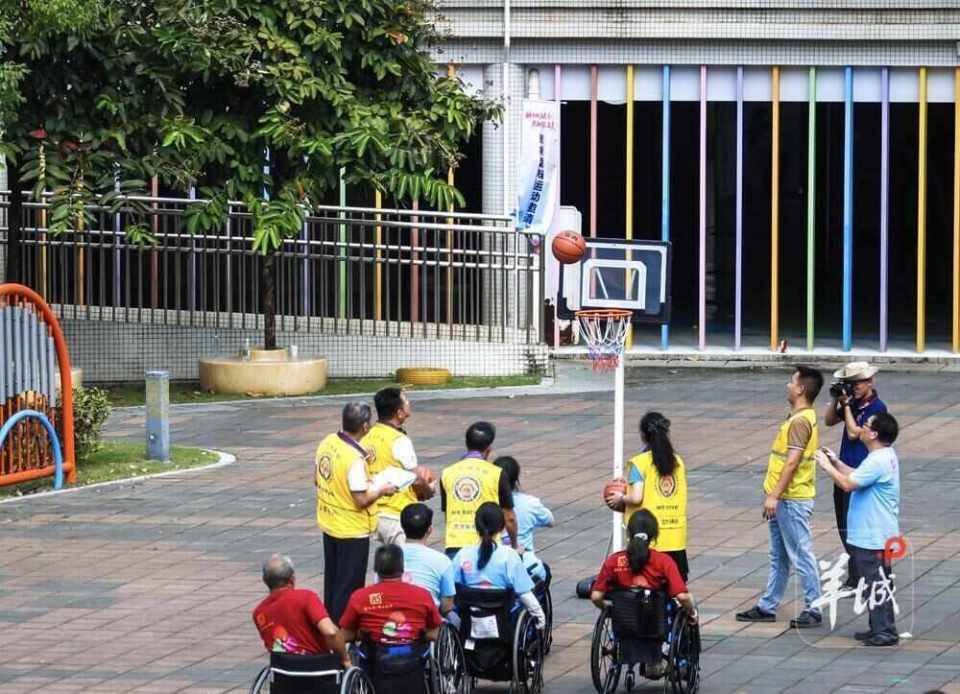 运动员杨仕, 很不容易, 广东省残疾 运动员杨仕, 很不容易, 广东省残疾