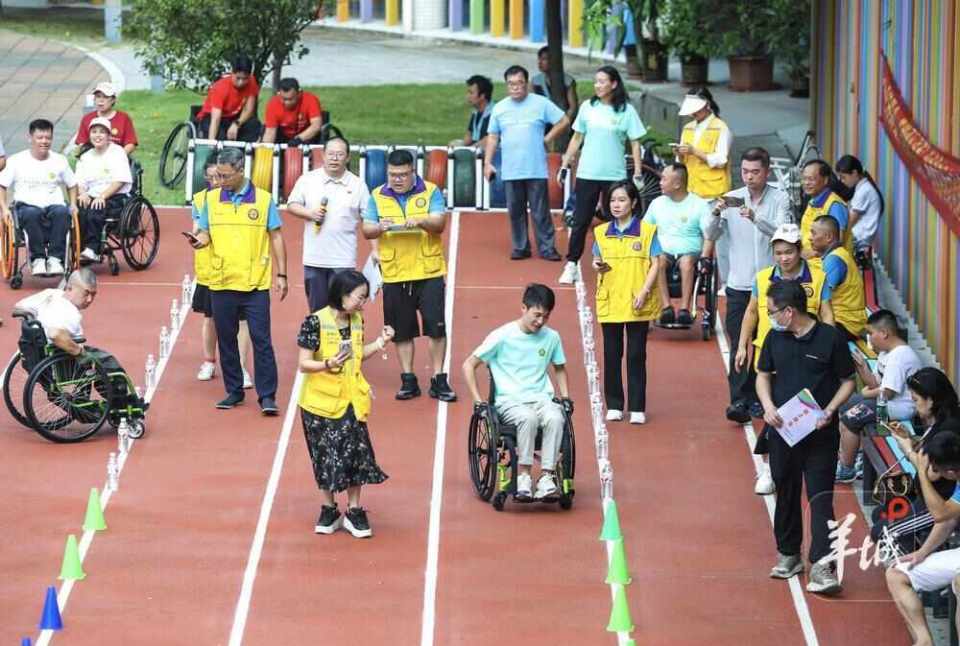 到残疾人体, 很完善 到残疾人体, 很完善